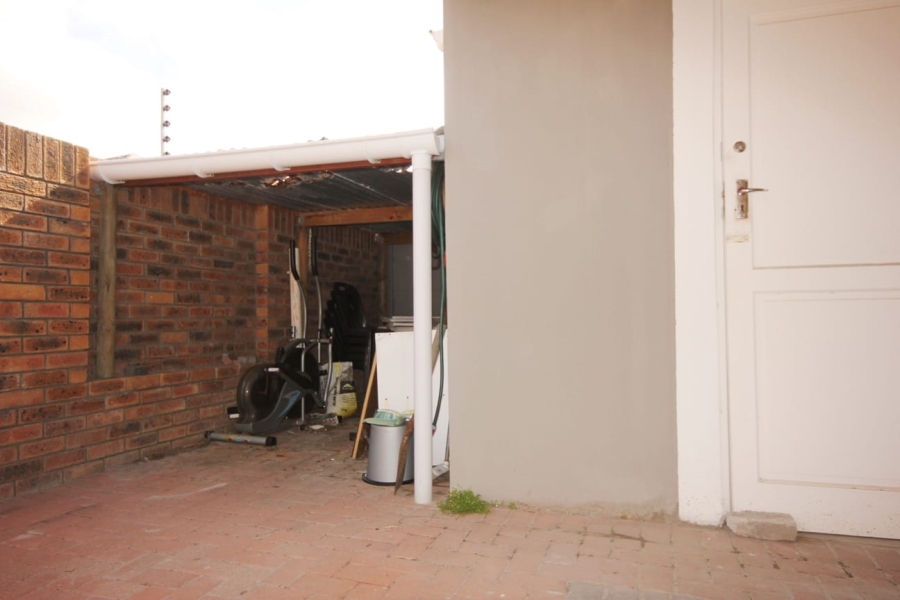 2 Bedroom Property for Sale in Muizenberg Western Cape